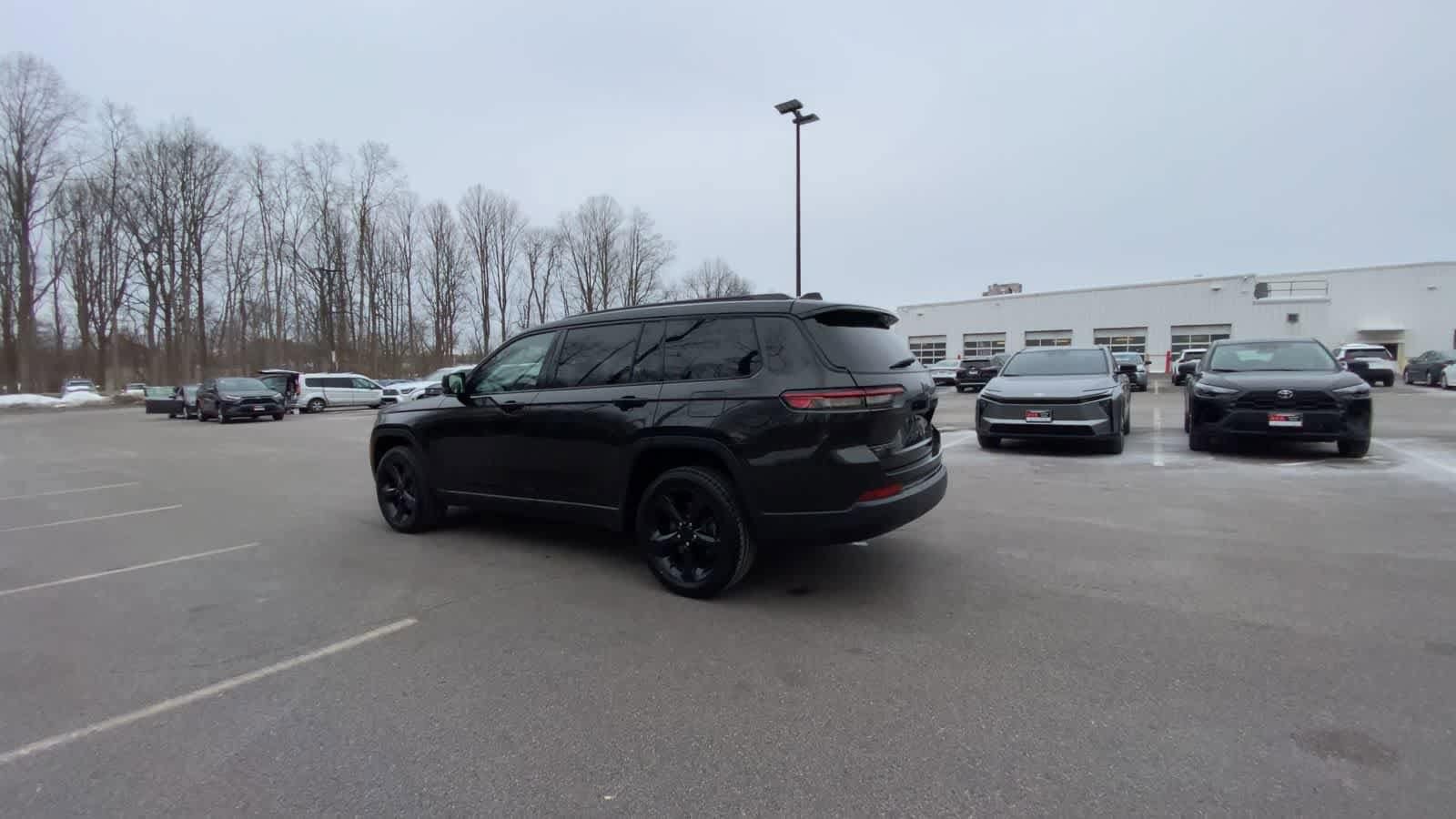 Thumbnail: 2022 Jeep Grand Cherokee - 9