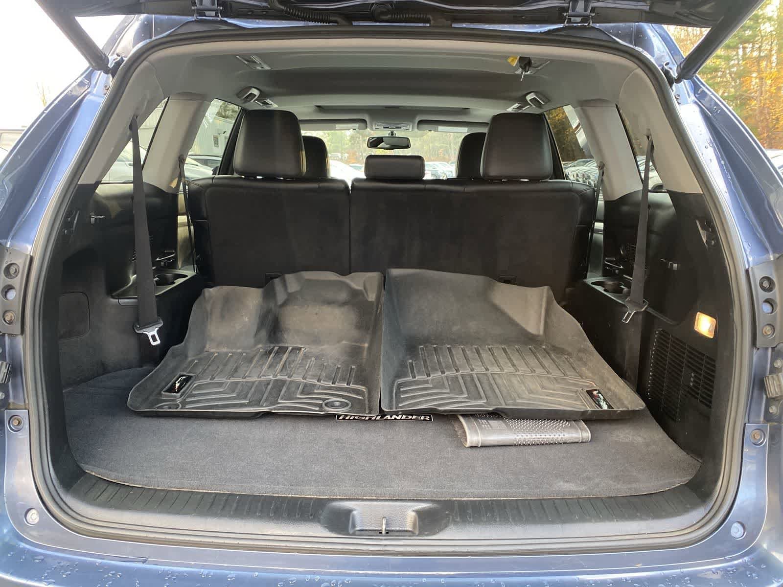 Thumbnail: 2016 Toyota Highlander - 17