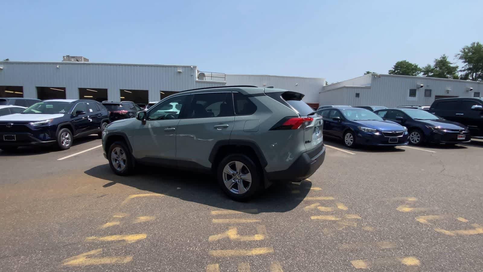 Thumbnail: 2022 Toyota RAV4 - 6