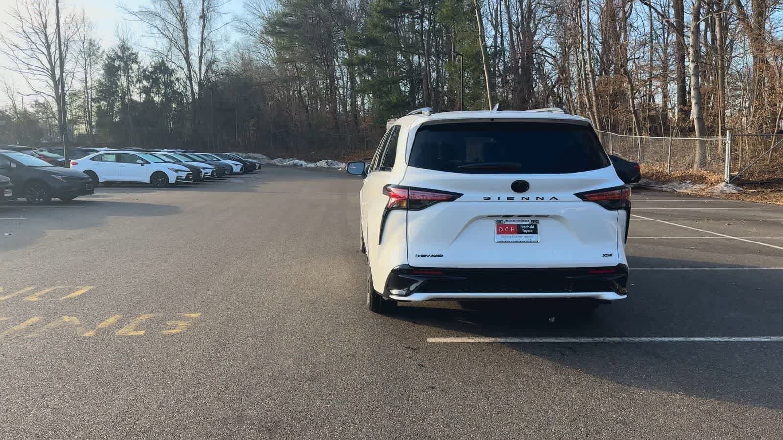 Thumbnail: 2026 Toyota Sienna - 7