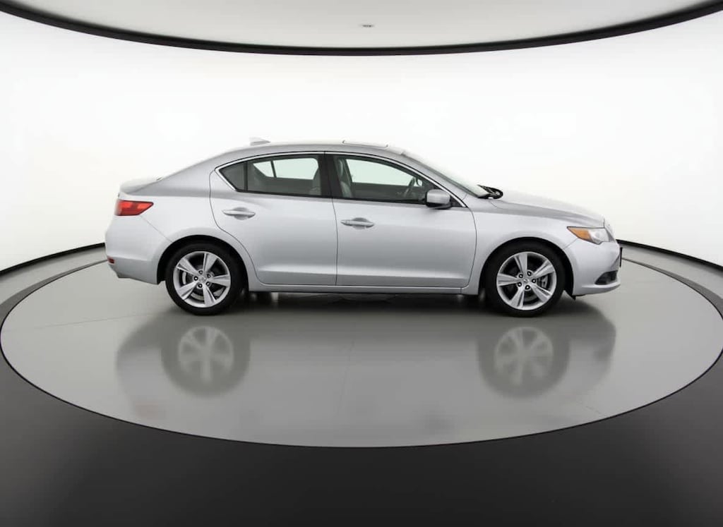 Used 2013 Acura ILX 2.0L w/Premium Package (A5) Sedan