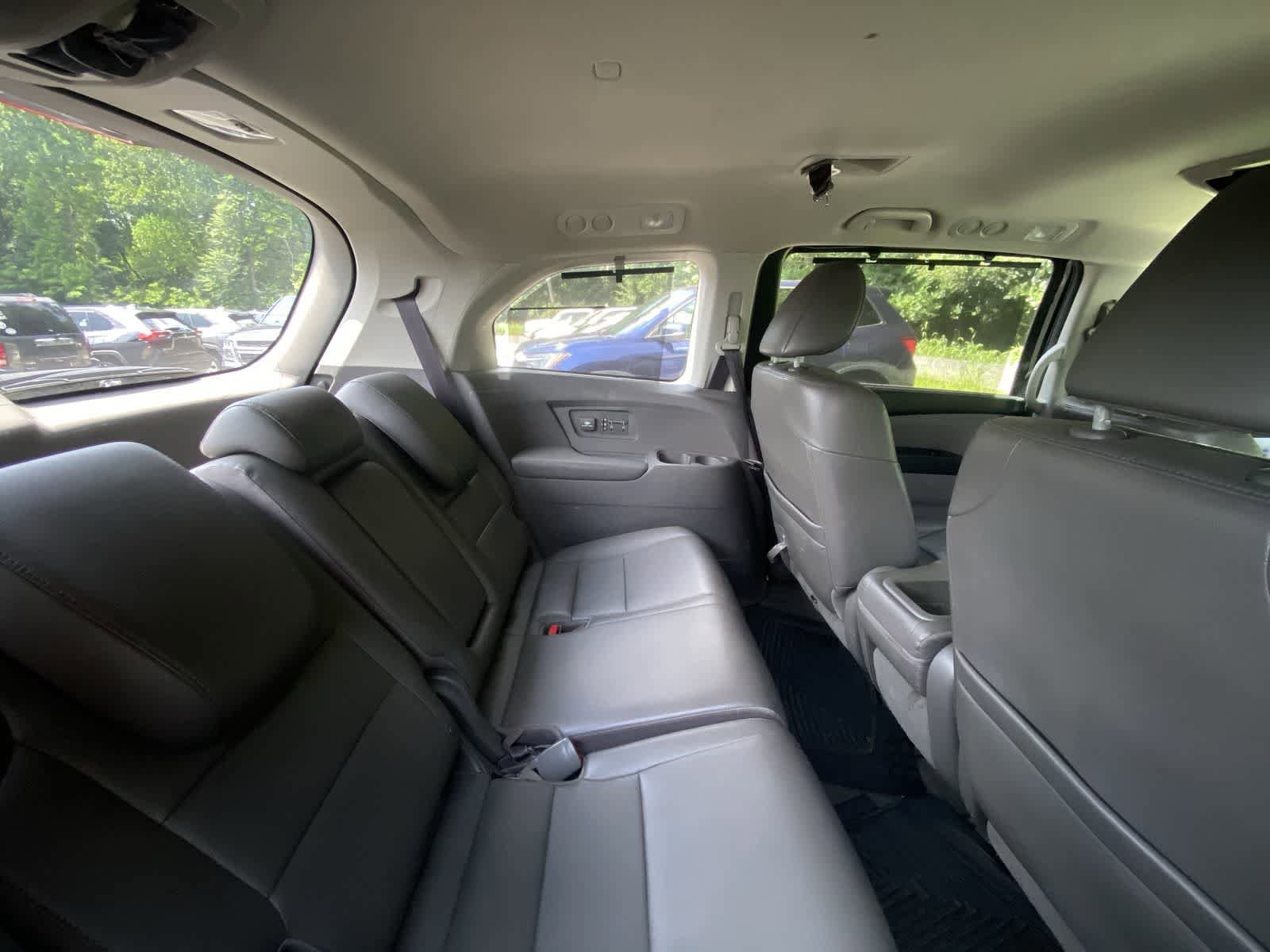 Thumbnail: 2011 Honda Odyssey - 10