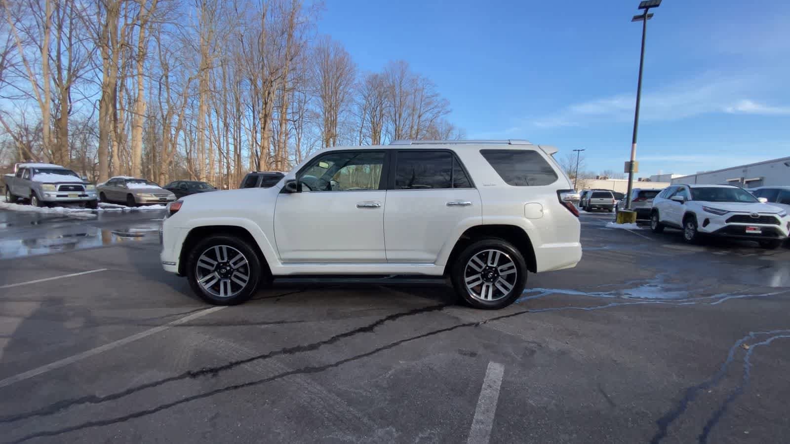 Thumbnail: 2022 Toyota 4Runner - 10