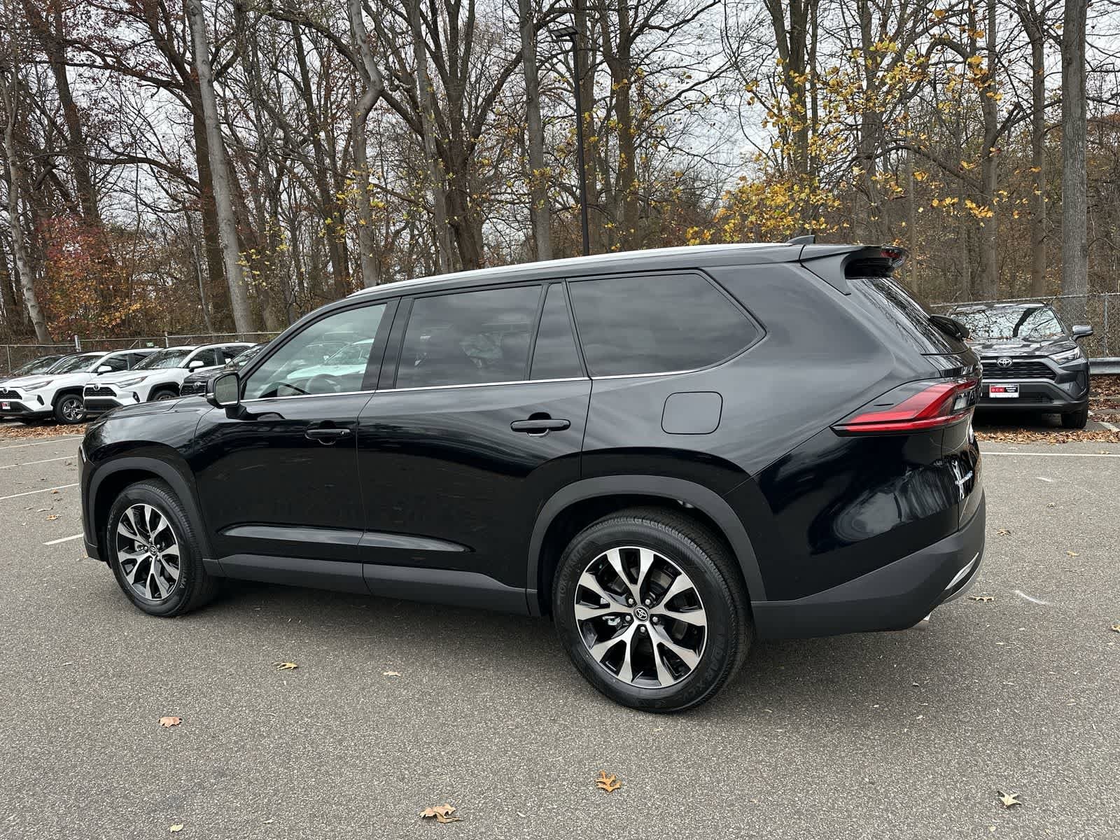 Thumbnail: 2026 Toyota Grand Highlander - 10