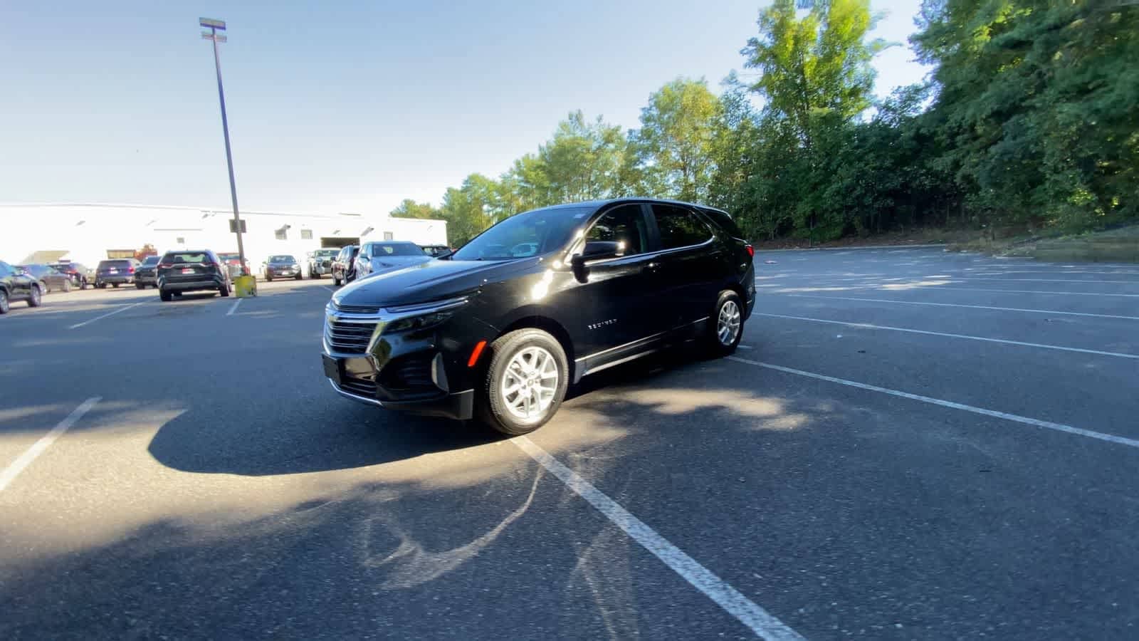 Thumbnail: 2022 Chevrolet Equinox - 4