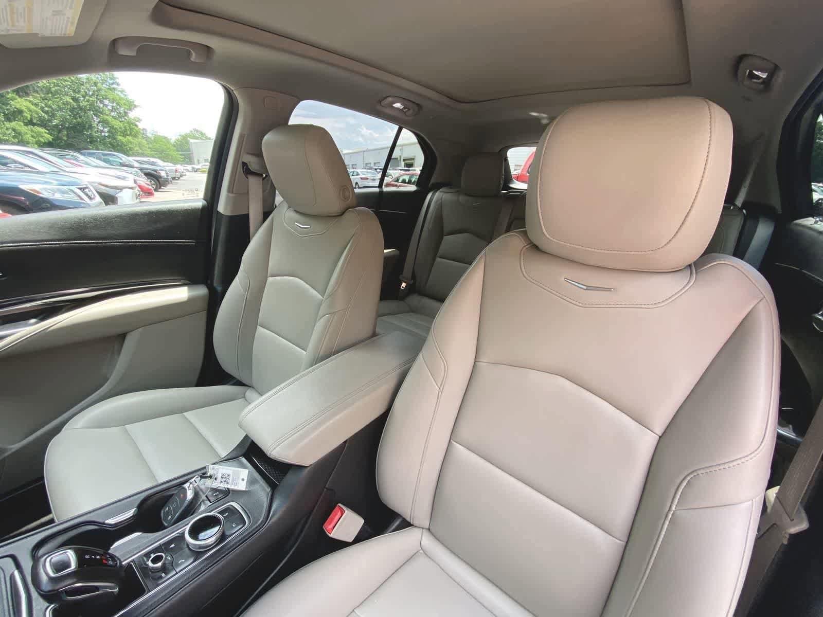 Thumbnail: 2019 Cadillac XT4 - 18