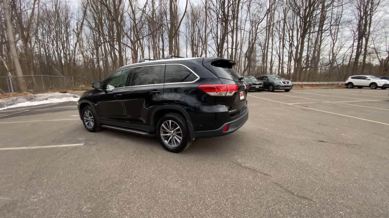 Thumbnail: 2019 Toyota Highlander - 12