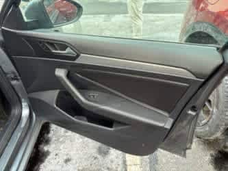 Thumbnail: 2019 Volkswagen Jetta - 18