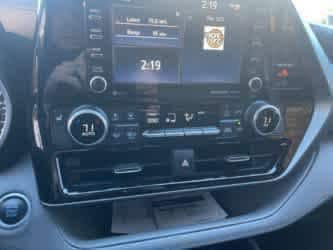 Thumbnail: 2021 Toyota Highlander - 31