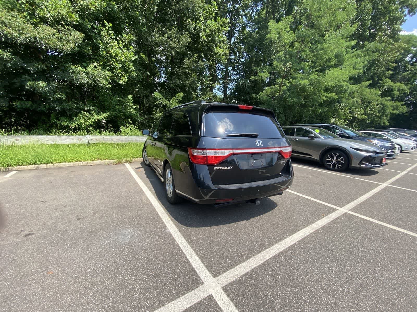 Thumbnail: 2011 Honda Odyssey - 8