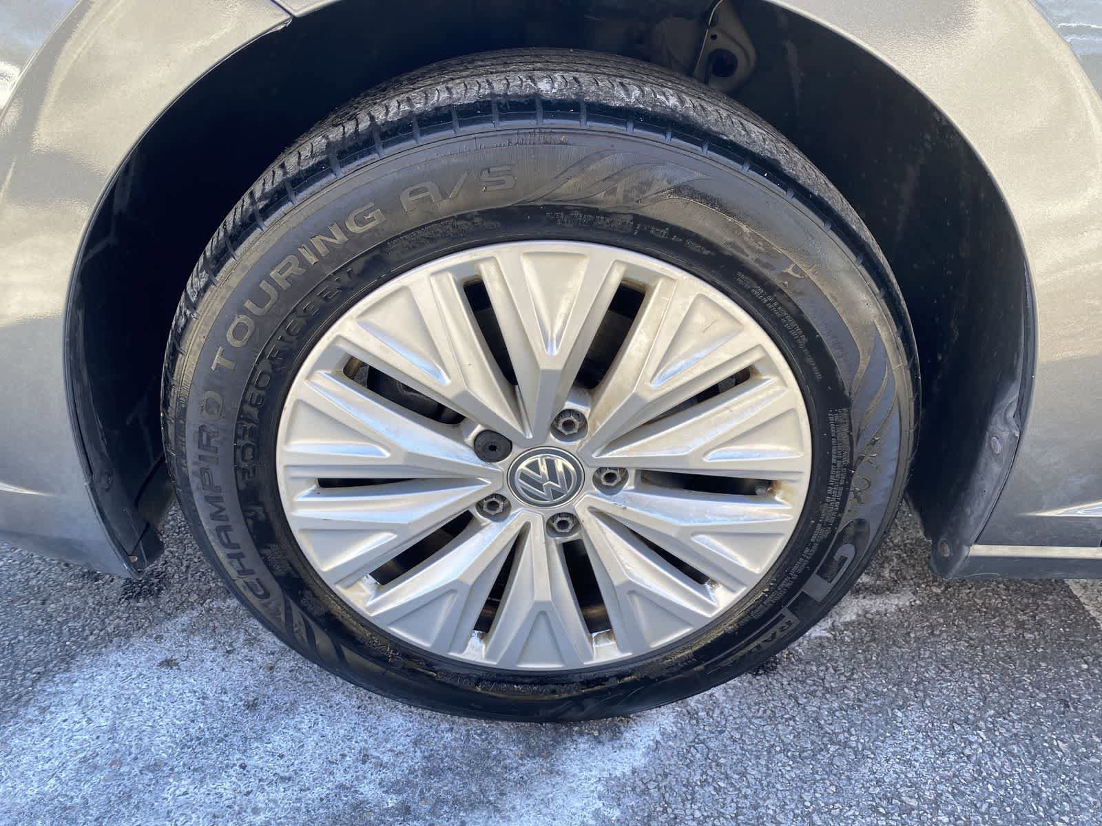 Thumbnail: 2019 Volkswagen Jetta - 19