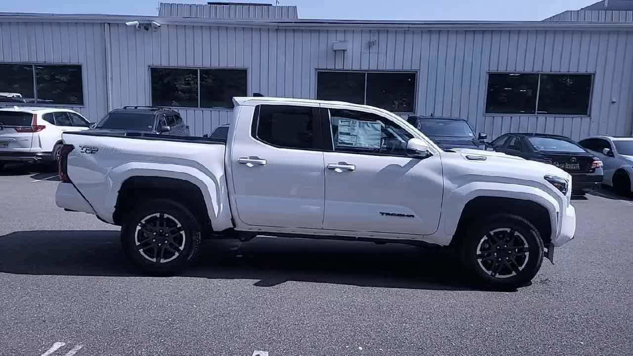 Thumbnail: 2025 Toyota Tacoma - 9