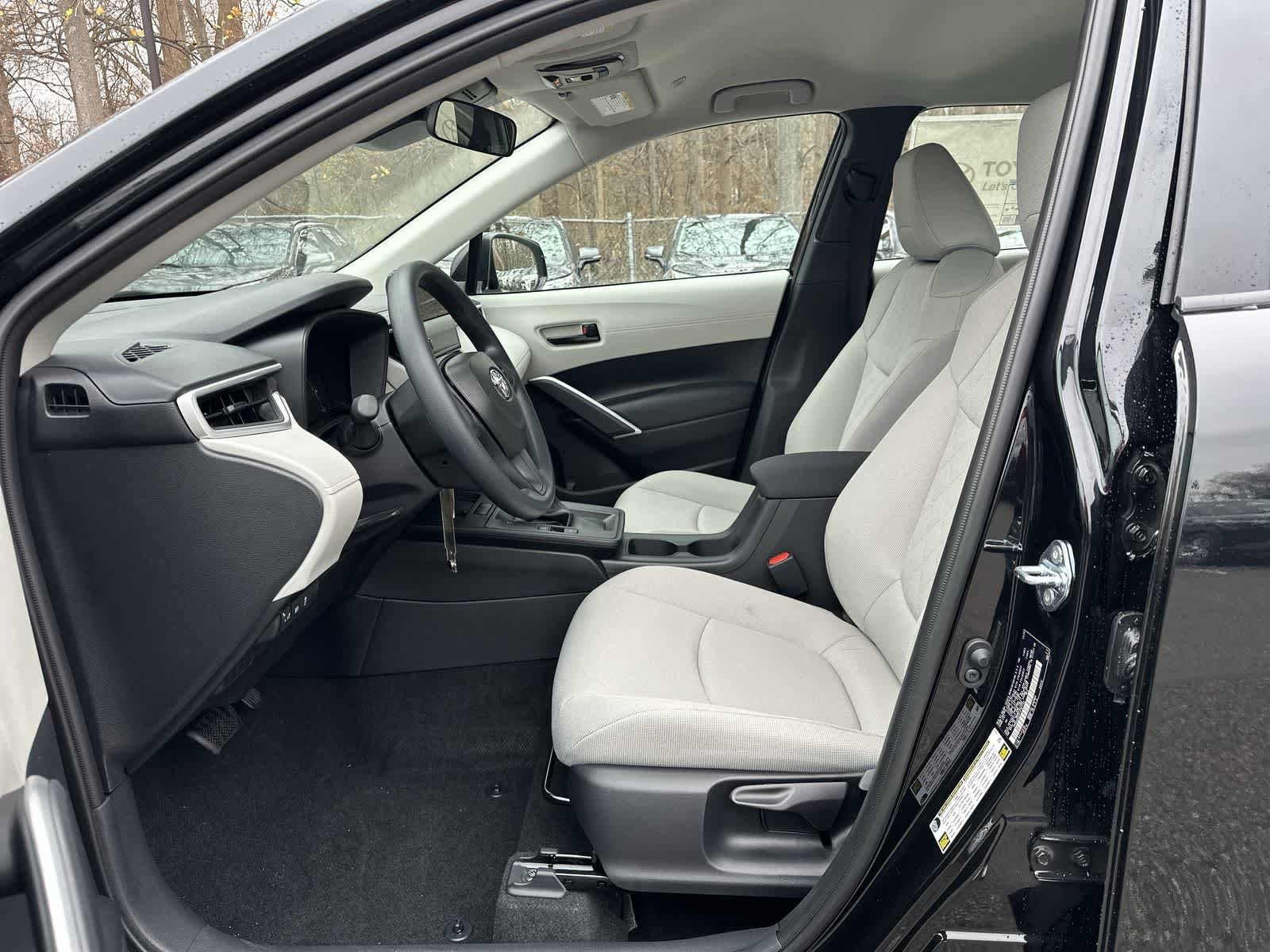 Thumbnail: 2026 Toyota Corolla Cross - 27