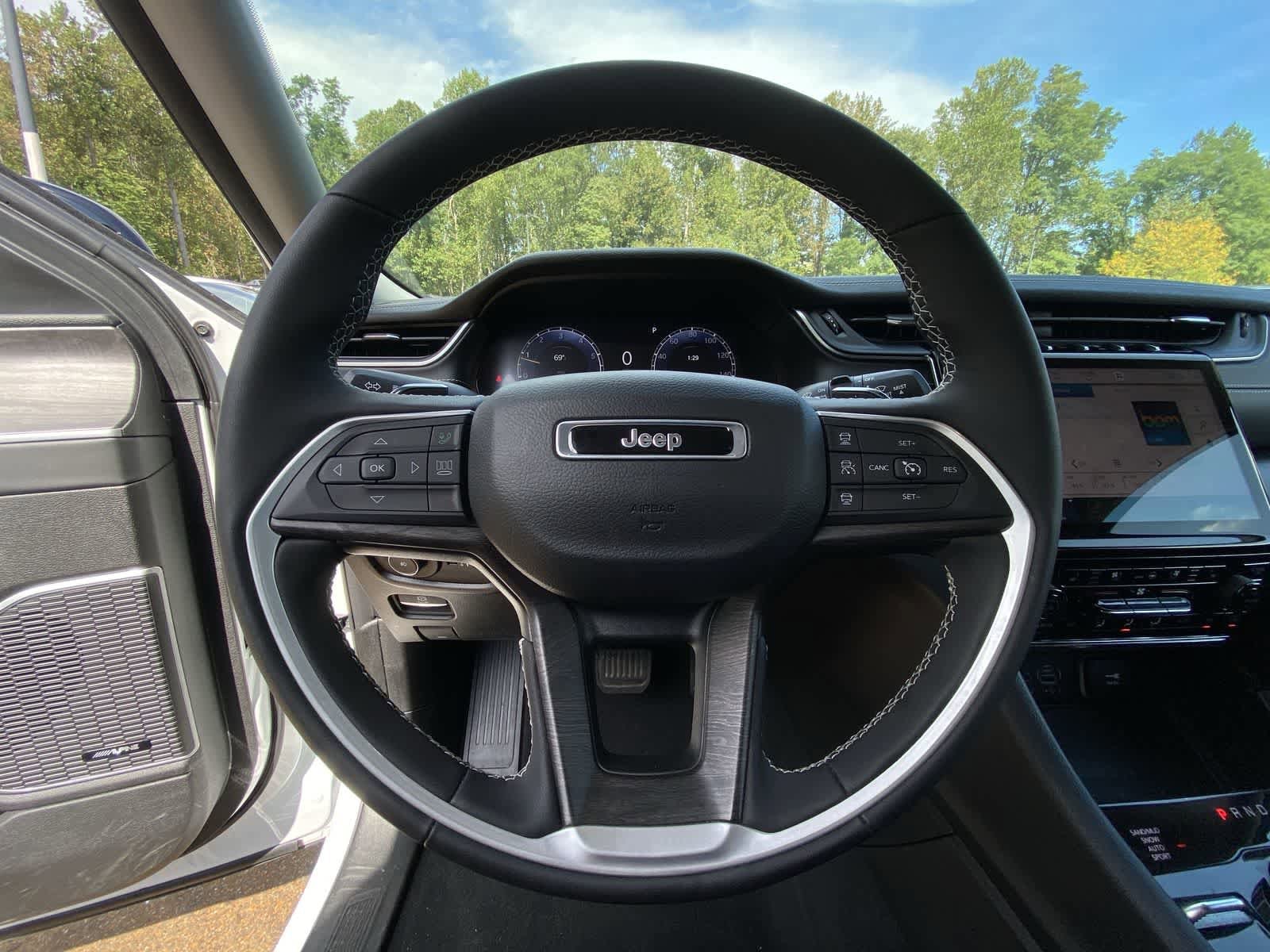 Thumbnail: 2024 Jeep Grand Cherokee - 26