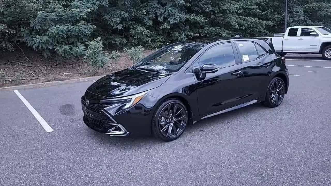 Thumbnail: 2025 Toyota Corolla - 4