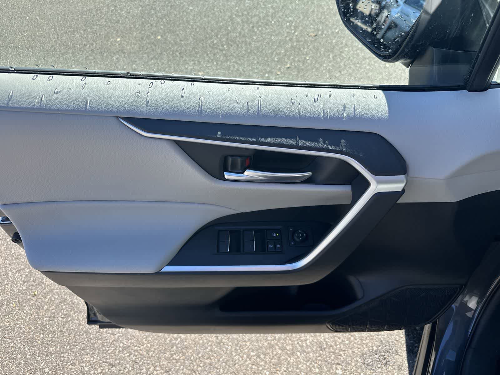 Thumbnail: 2025 Toyota RAV4 - 17