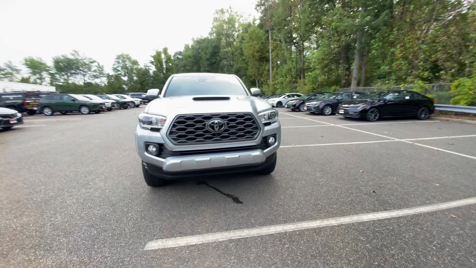 2023 Toyota Tacoma TRD Sport V6 photo 2