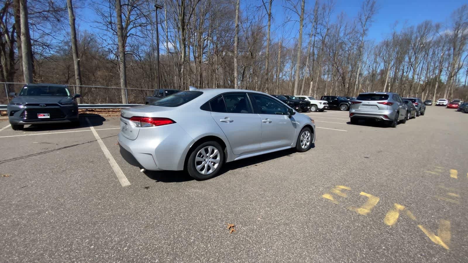 Thumbnail: 2025 Toyota Corolla - 11