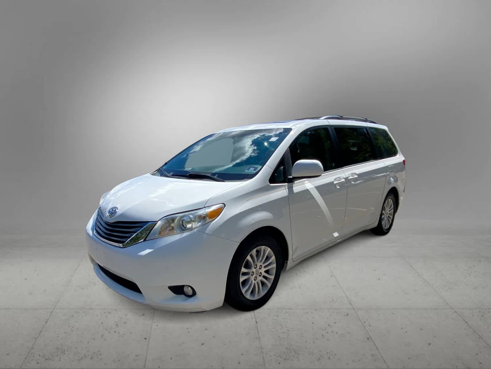 2014 Toyota Sienna XLE -
                  Freehold, NJ