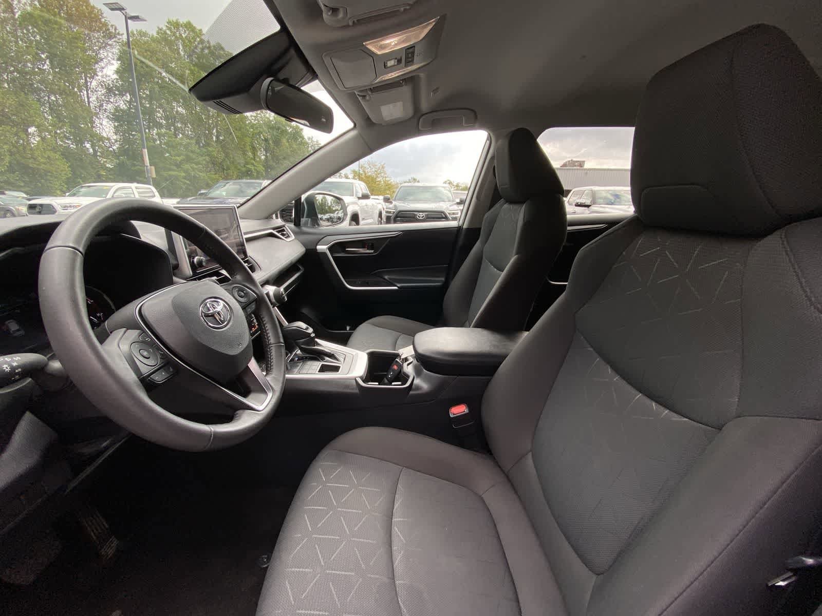 Thumbnail: 2024 Toyota RAV4 - 16