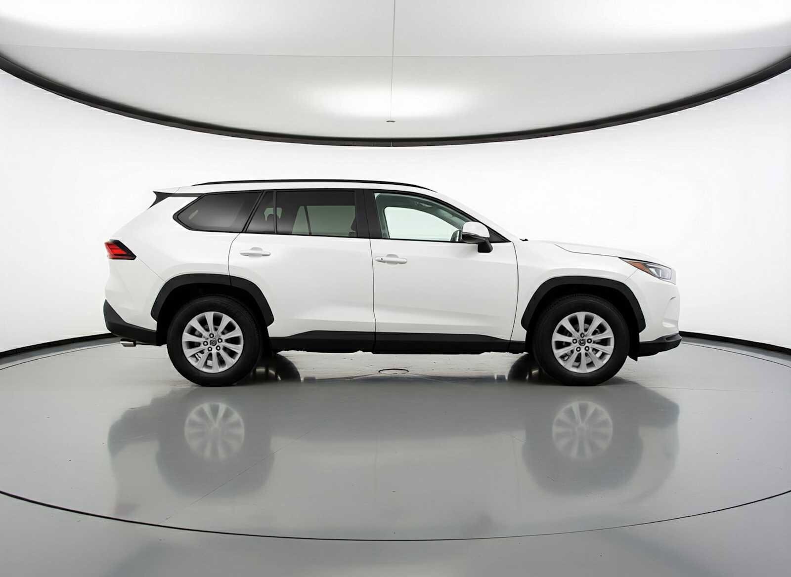 2024 Toyota Grand Highlander XLE photo 3