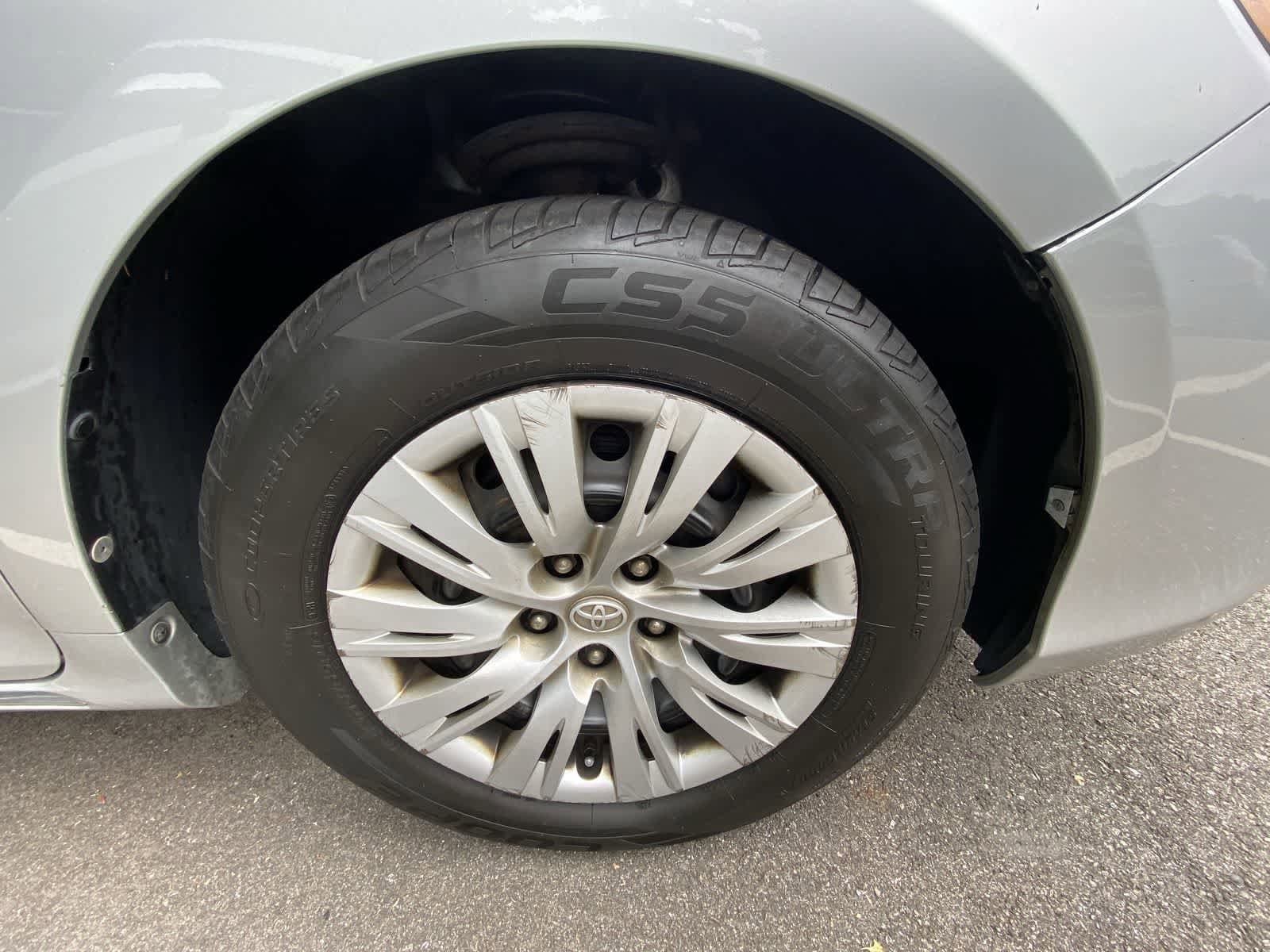Thumbnail: 2012 Toyota Camry - 4