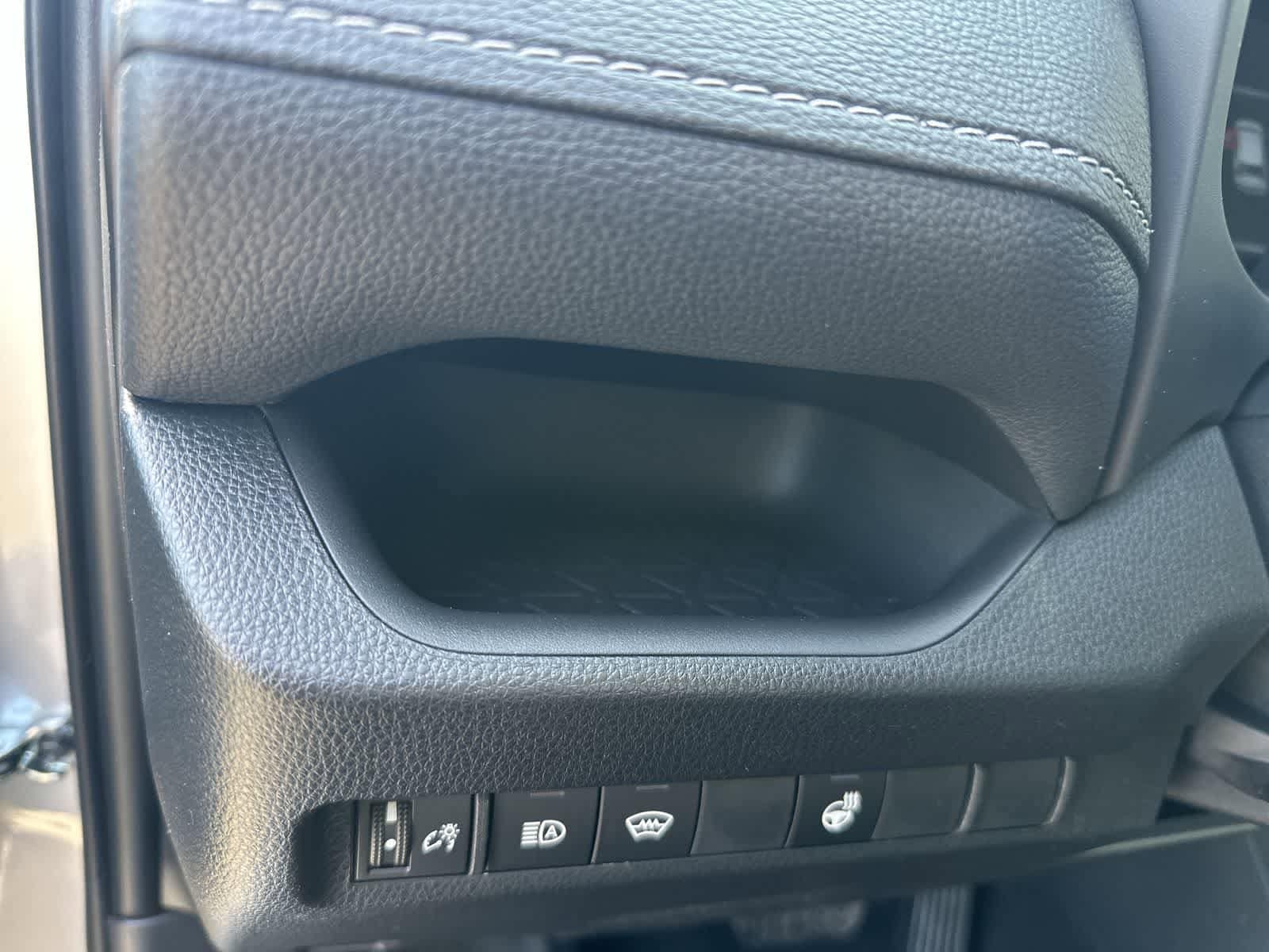 Thumbnail: 2025 Toyota RAV4 - 21