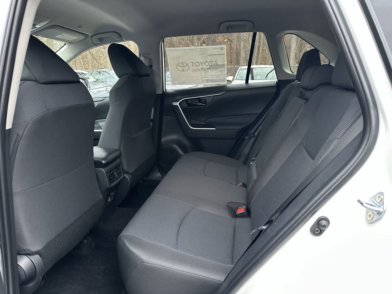 Thumbnail: 2025 Toyota RAV4 - 28