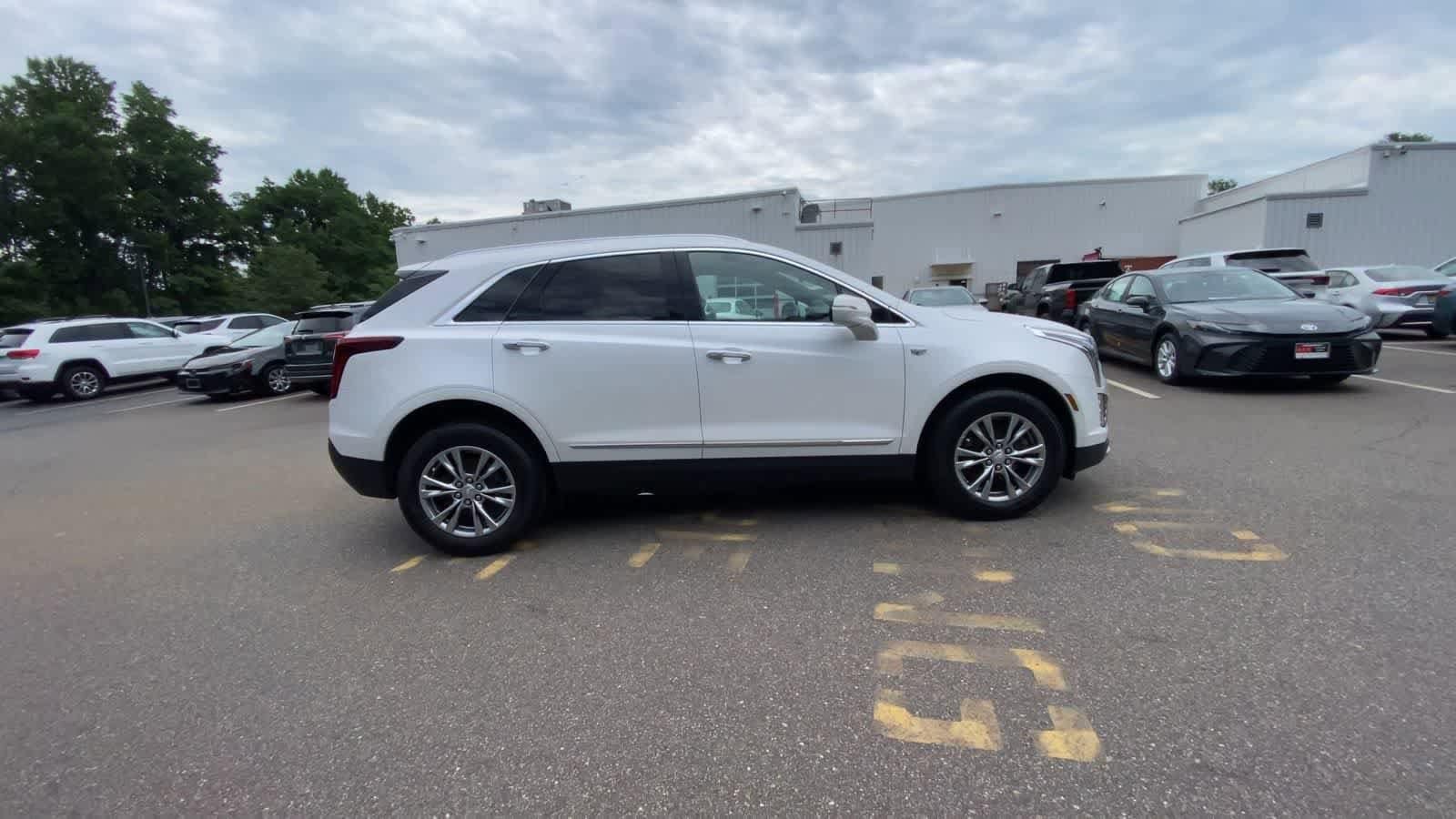 Thumbnail: 2021 Cadillac XT5 - 9