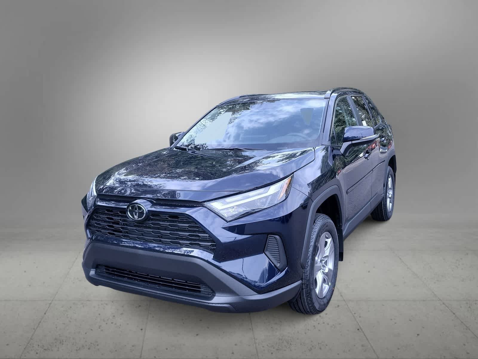2025 Toyota RAV4 XLE's photo