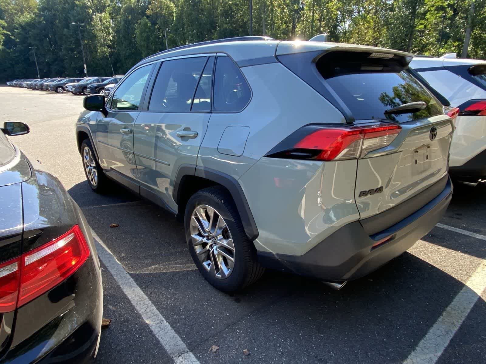 Thumbnail: 2021 Toyota RAV4 - 9
