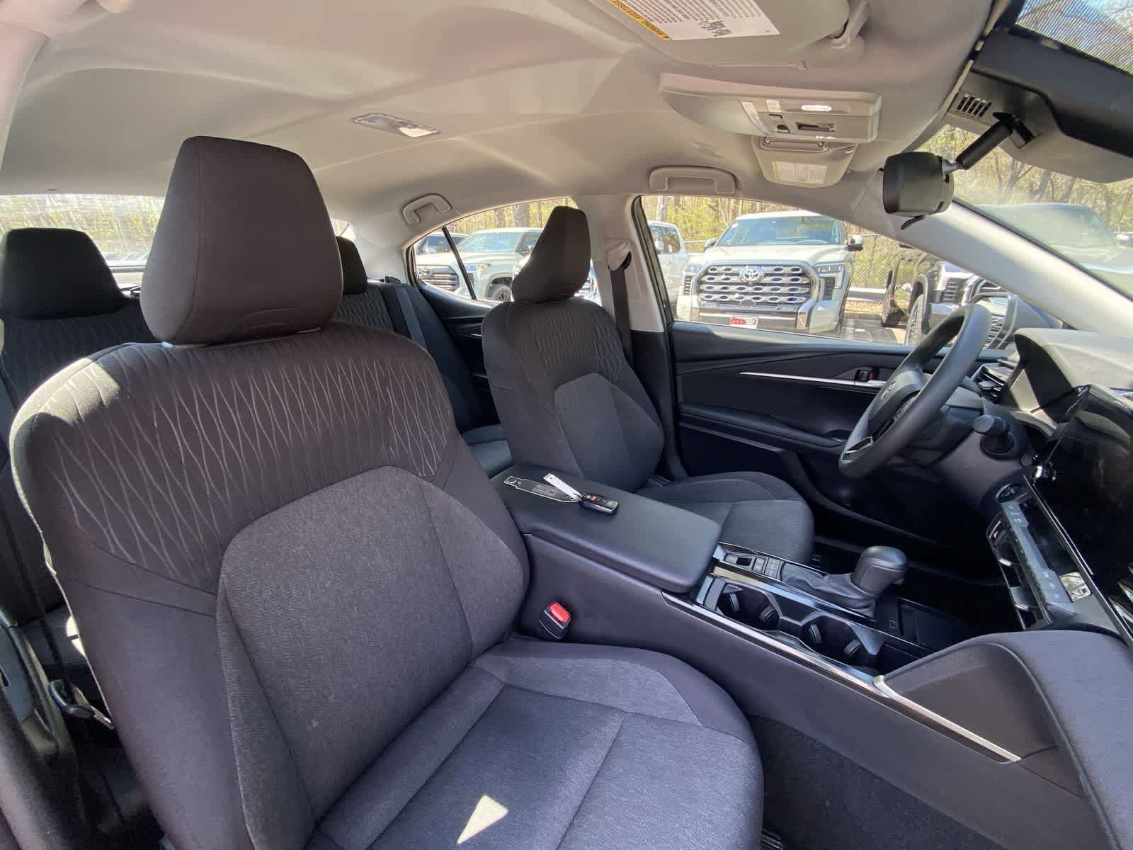 Thumbnail: 2025 Toyota Camry - 25