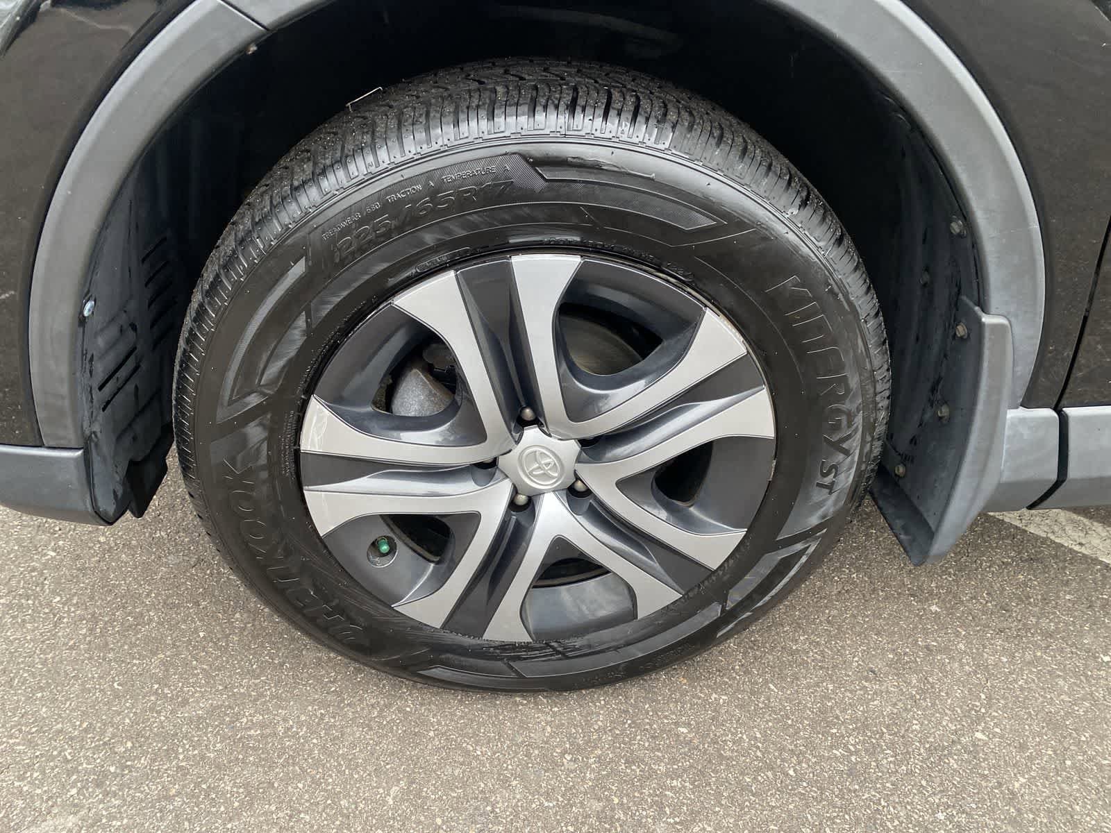 Thumbnail: 2018 Toyota RAV4 - 17