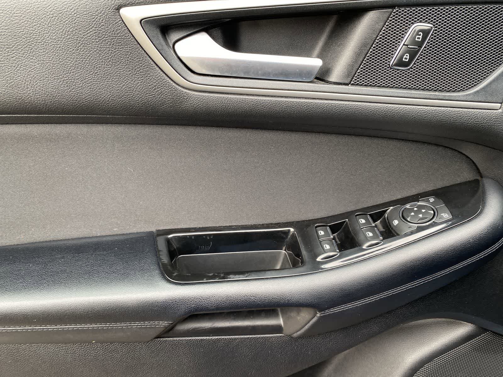 Thumbnail: 2018 Ford Edge - 18