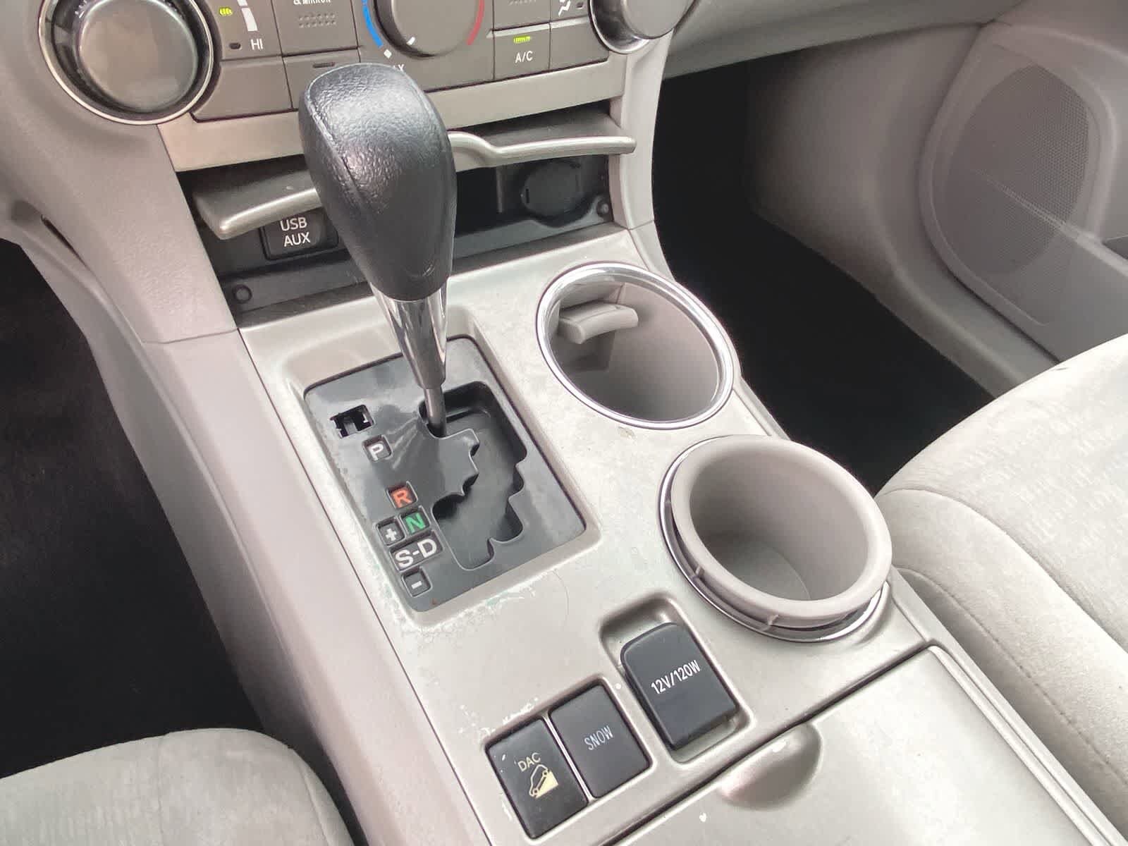 Thumbnail: 2013 Toyota Highlander - 28