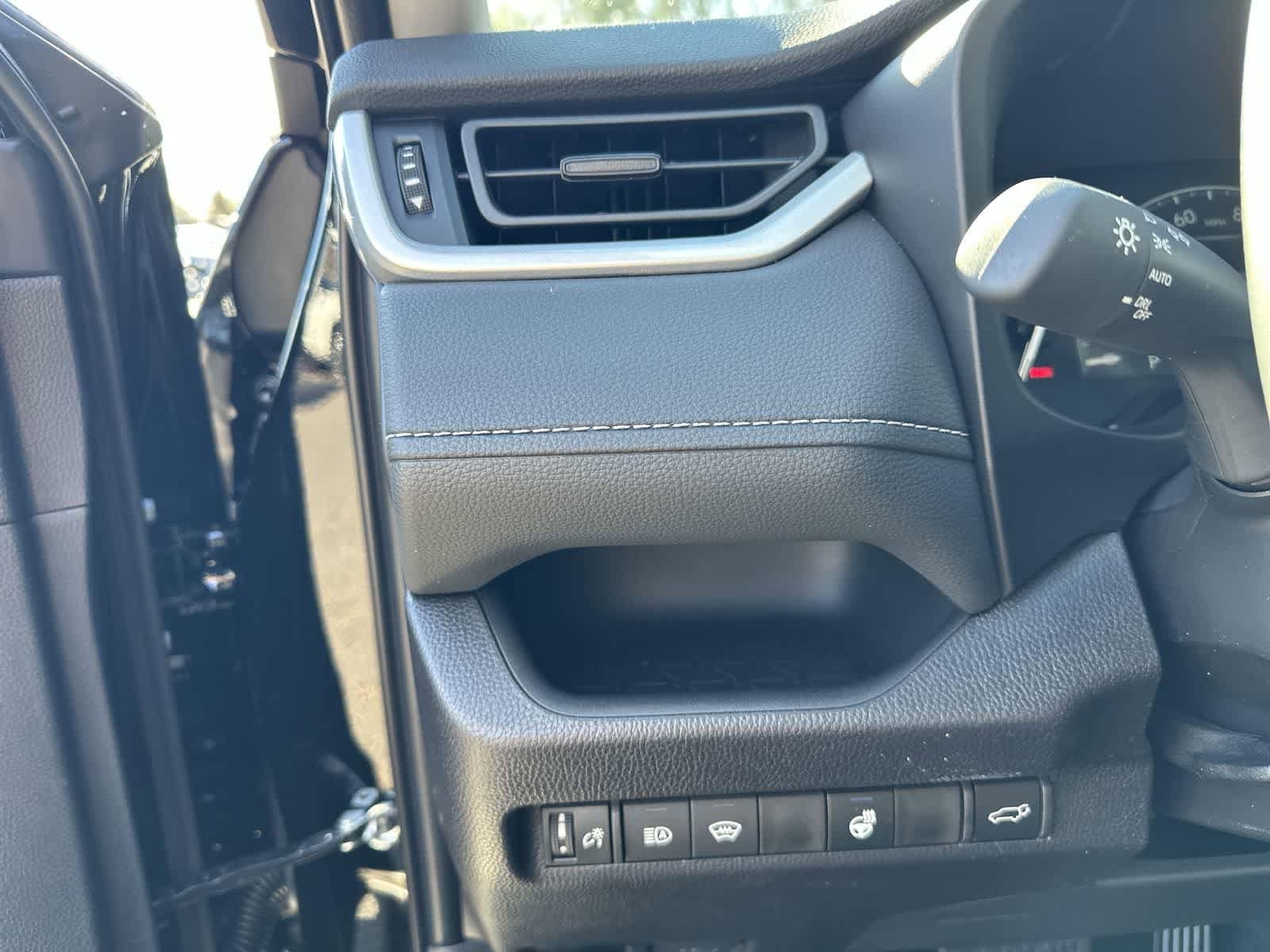 Thumbnail: 2025 Toyota RAV4 - 22