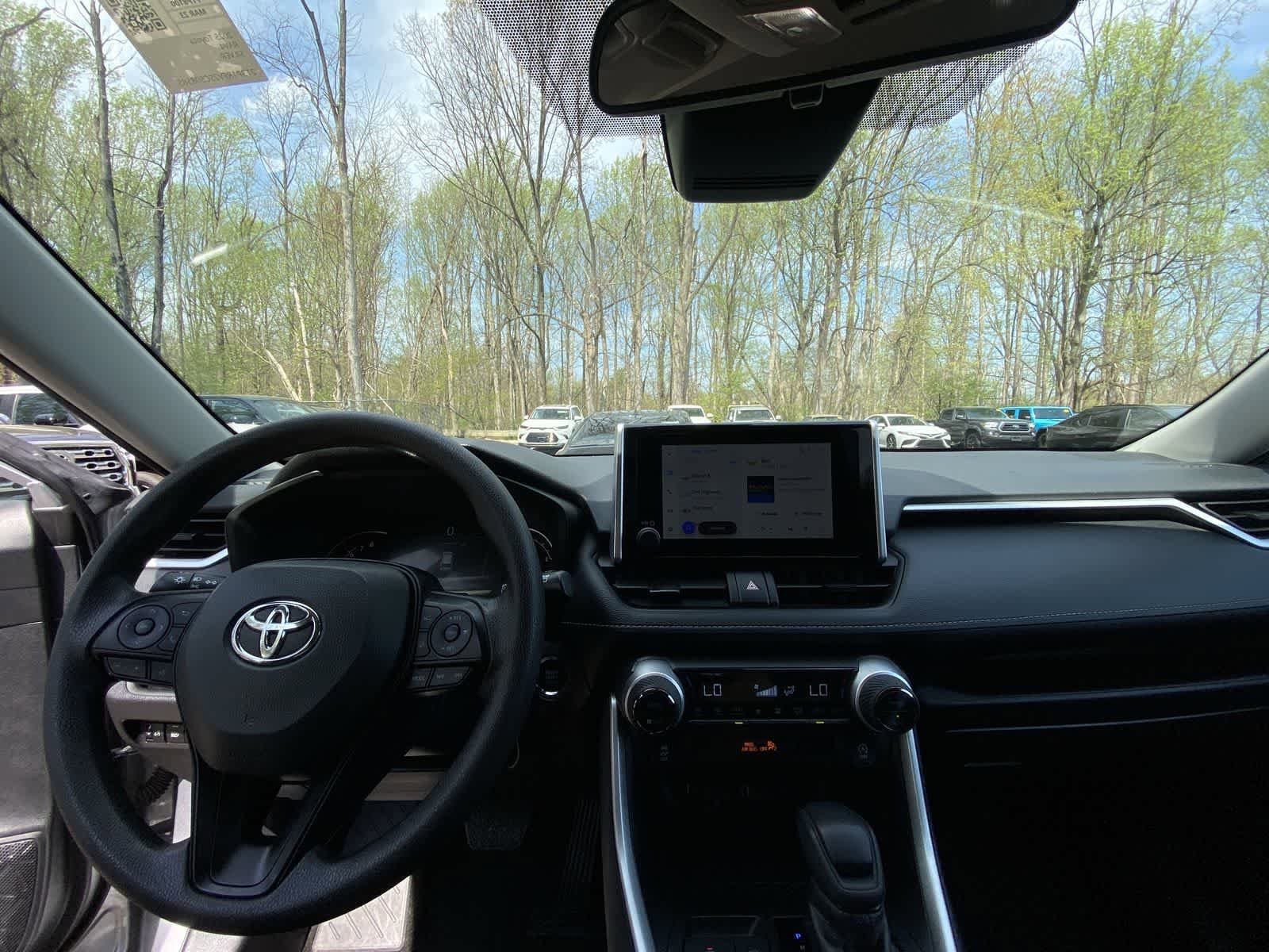 Thumbnail: 2025 Toyota RAV4 - 22