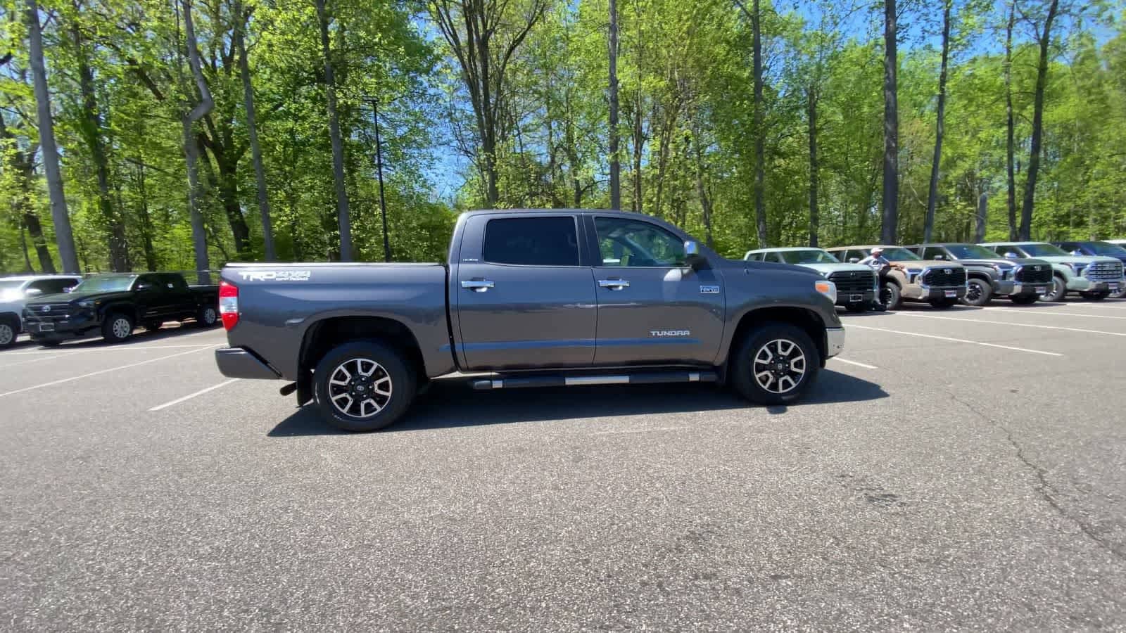 Thumbnail: 2017 Toyota Tundra - 9