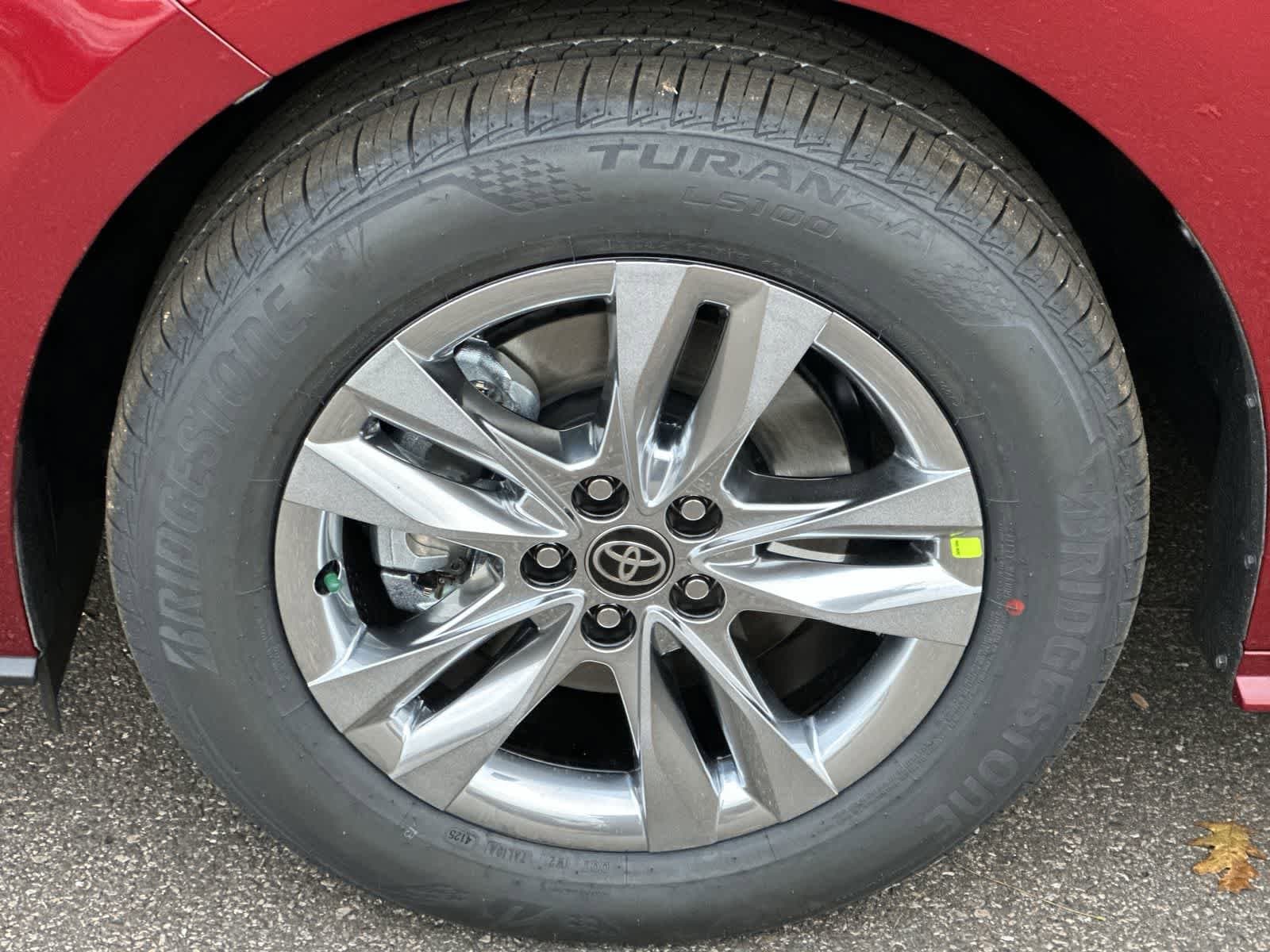 Thumbnail: 2025 Toyota Sienna - 11