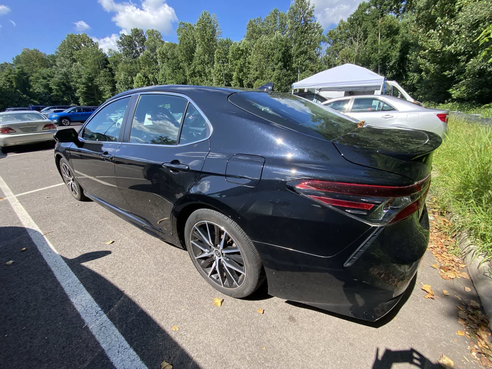 Thumbnail: 2022 Toyota Camry - 10