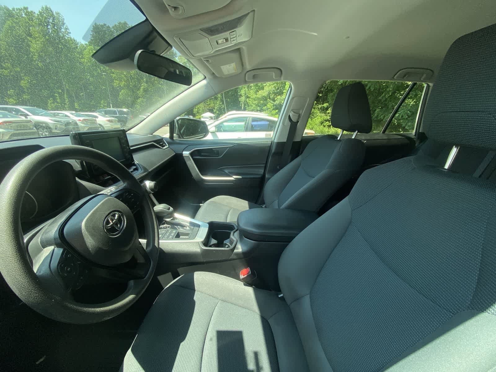Thumbnail: 2019 Toyota RAV4 - 8