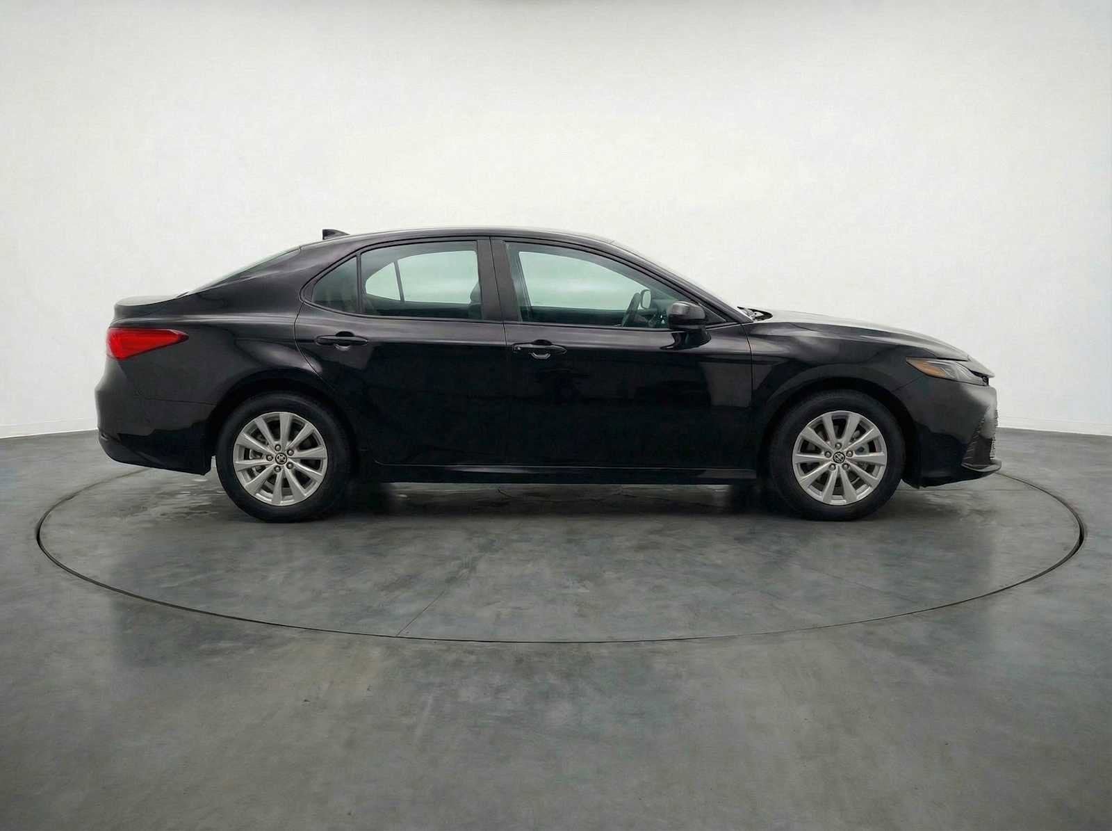 Thumbnail: 2025 Toyota Camry - 10