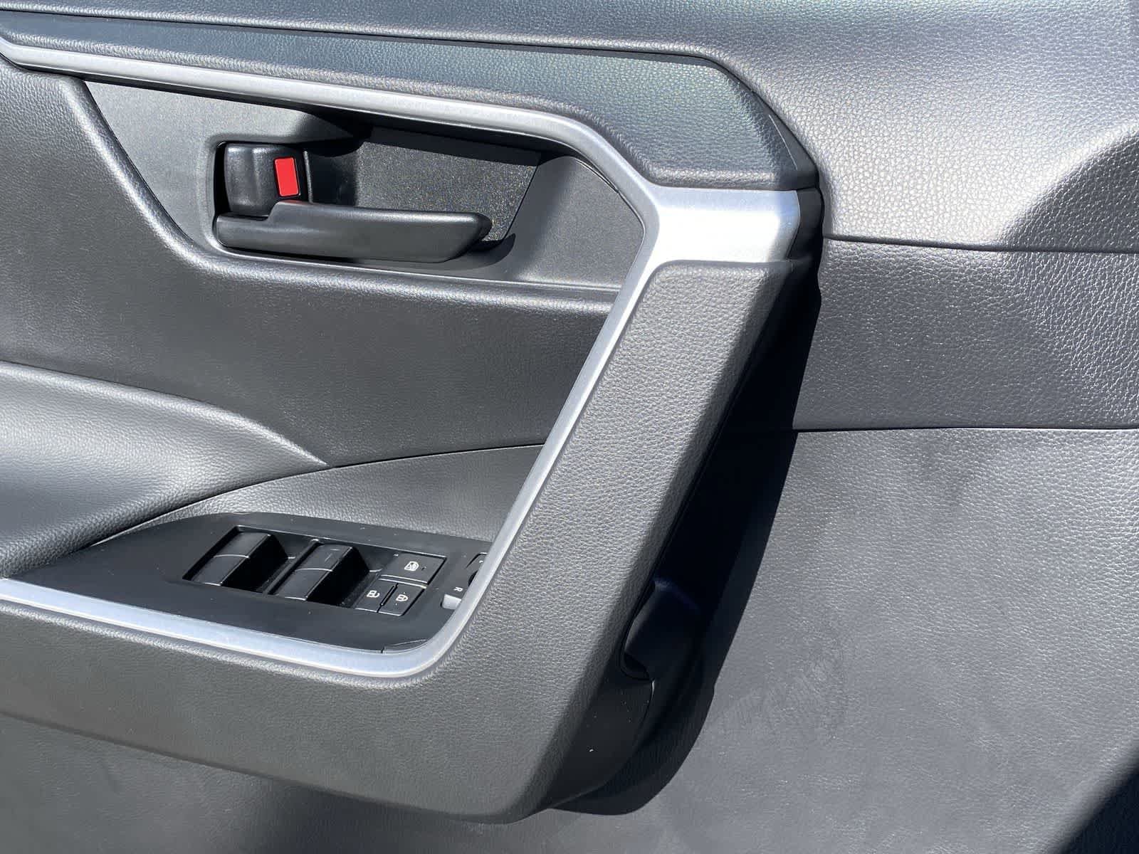 Thumbnail: 2025 Toyota RAV4 - 20