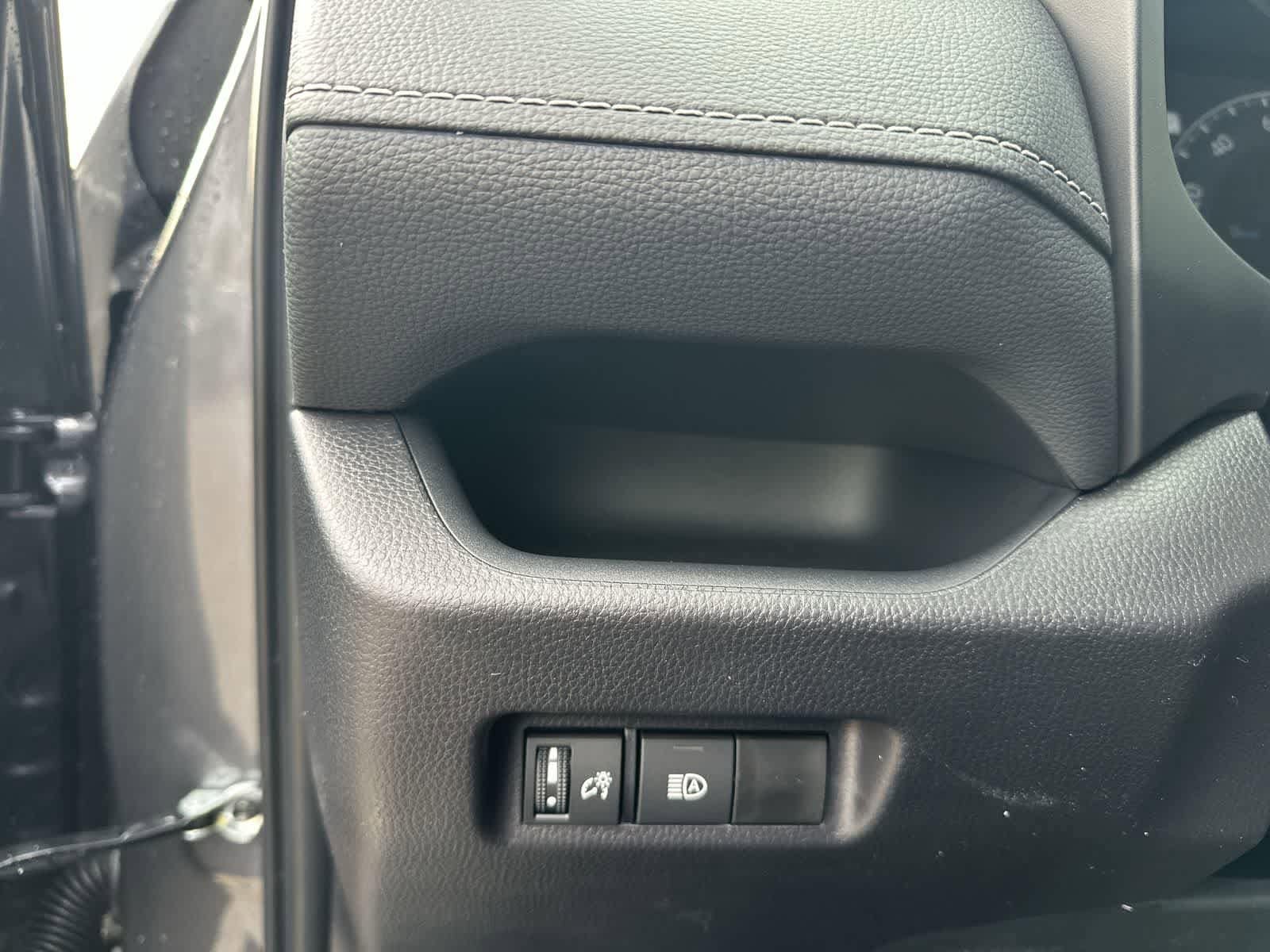 Thumbnail: 2025 Toyota RAV4 - 18