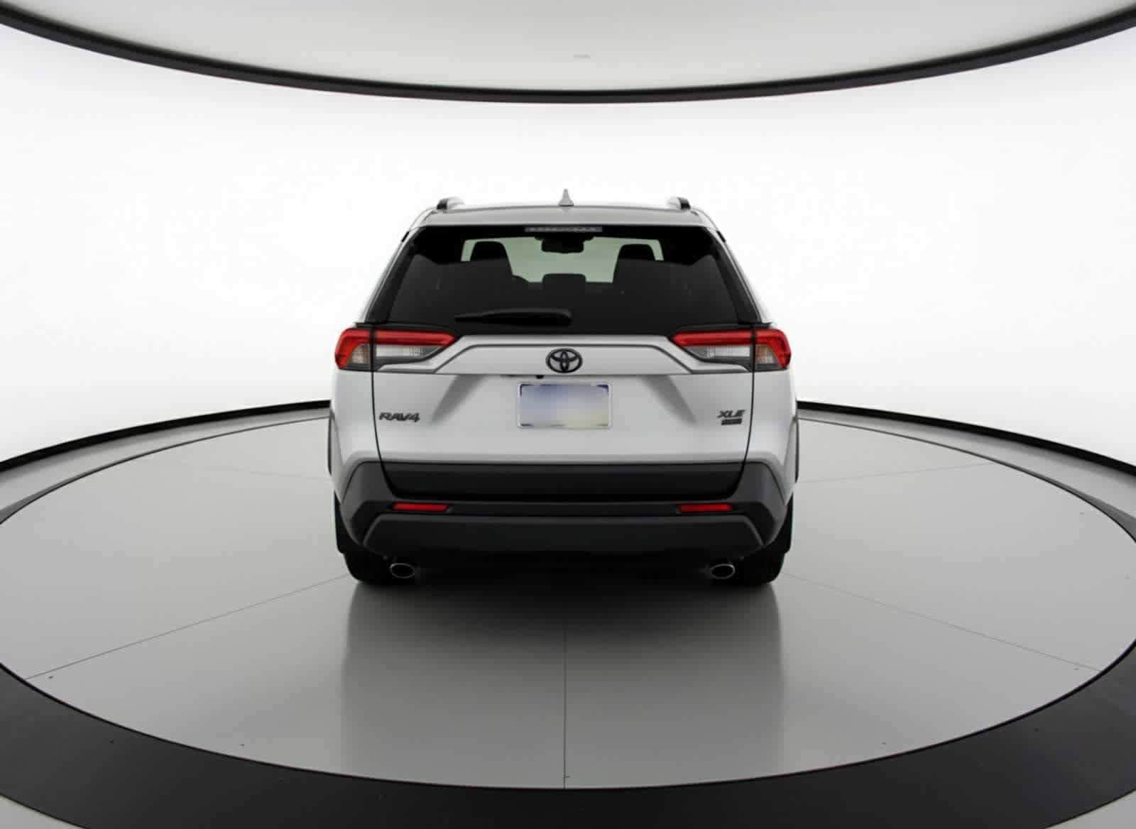 Thumbnail: 2021 Toyota RAV4 - 9