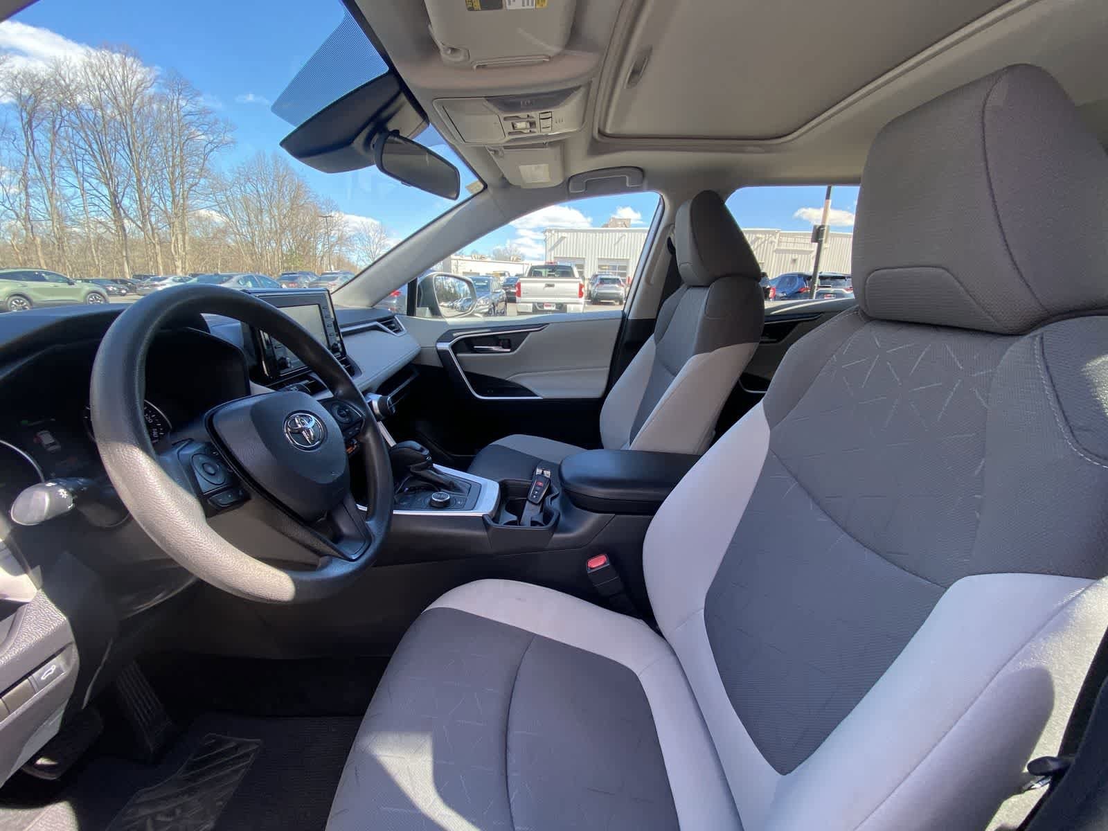 Thumbnail: 2021 Toyota RAV4 - 20