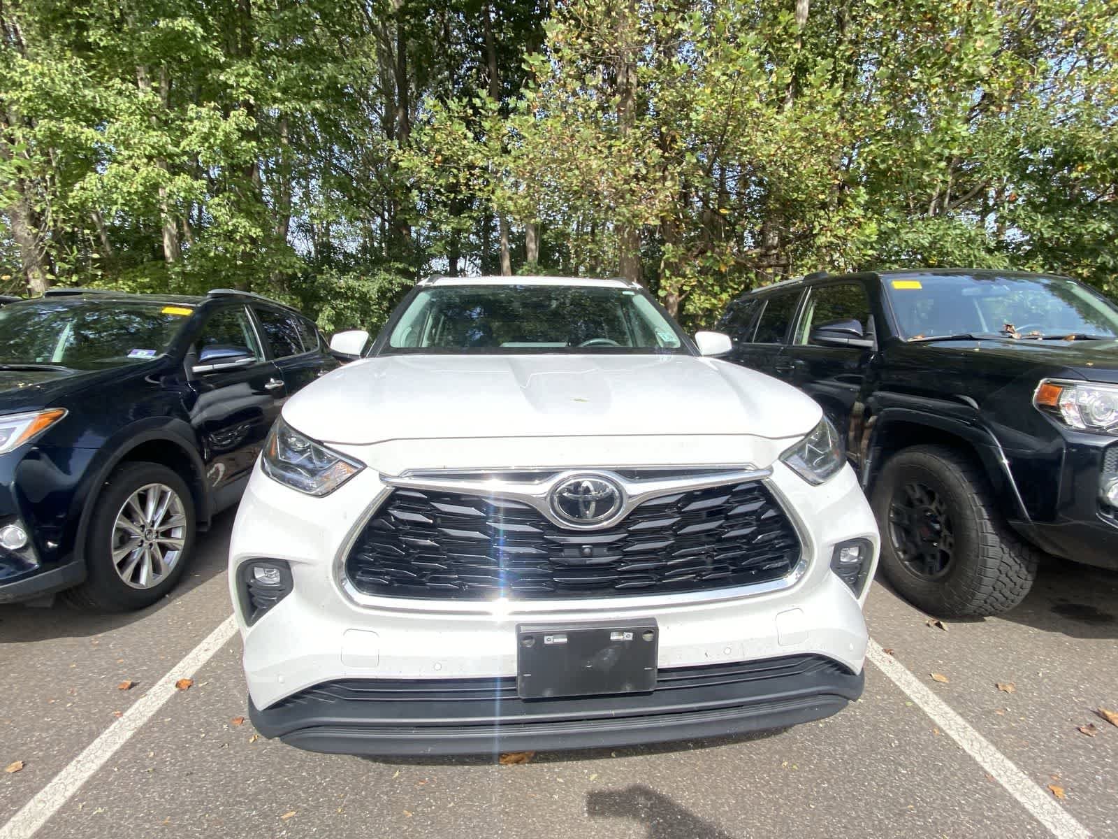 Thumbnail: 2023 Toyota Highlander - 2