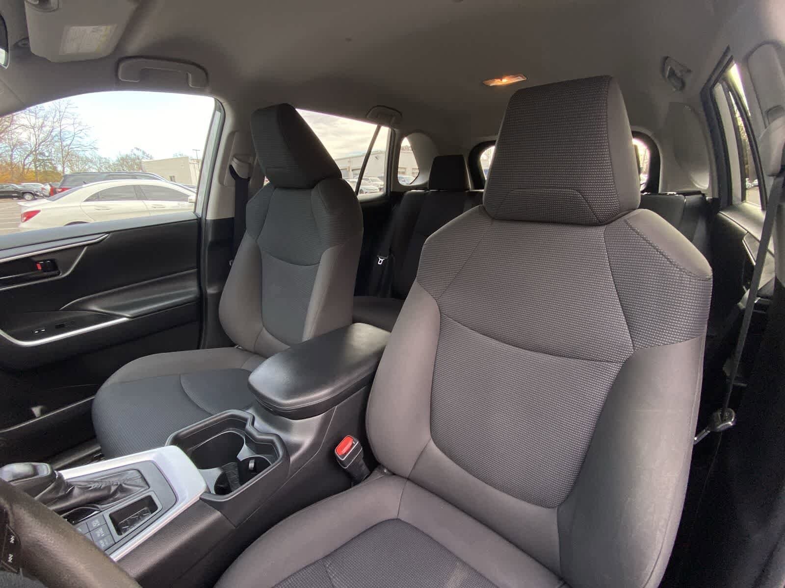 Thumbnail: 2020 Toyota RAV4 - 27