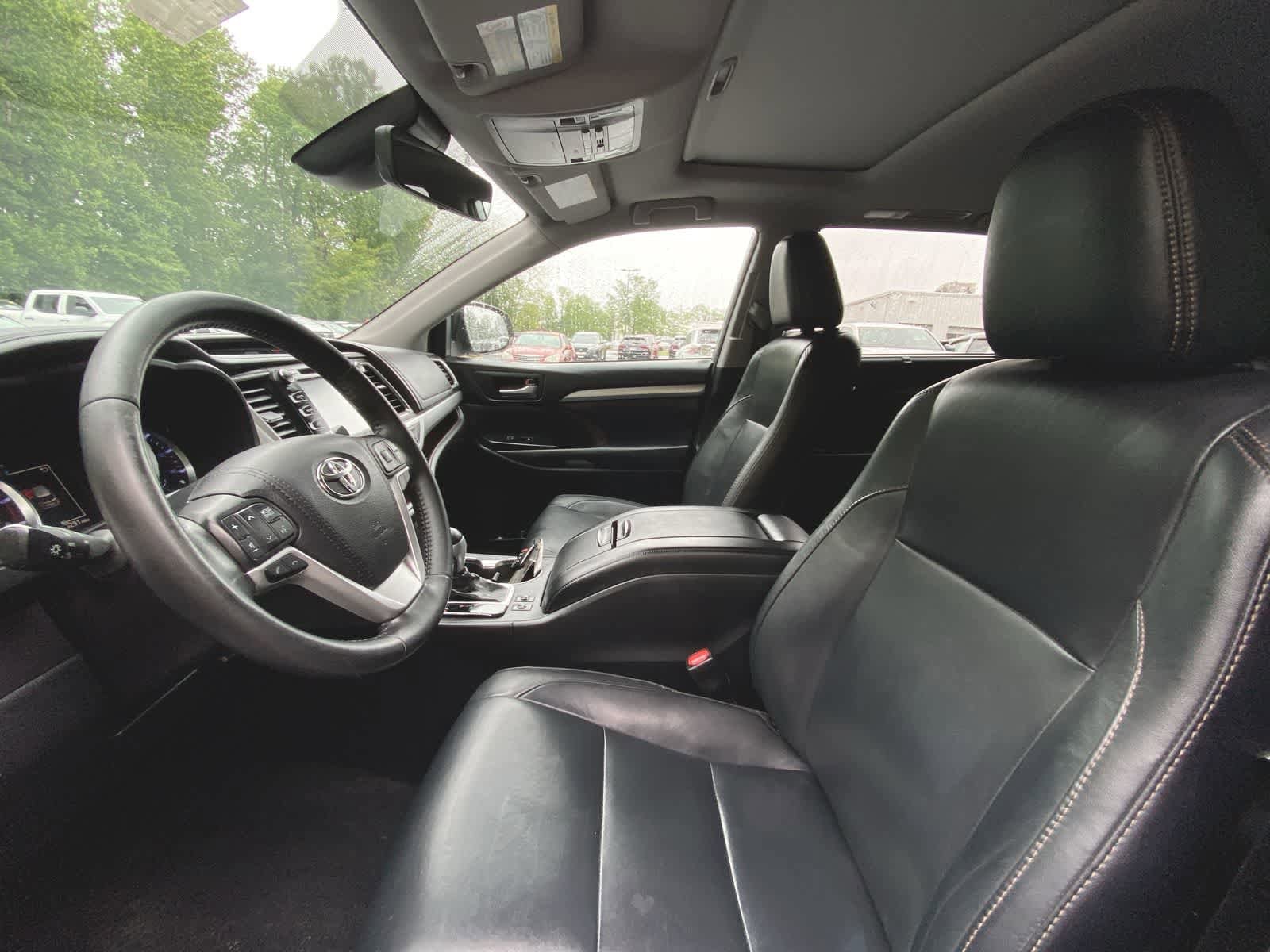 Thumbnail: 2018 Toyota Highlander - 17