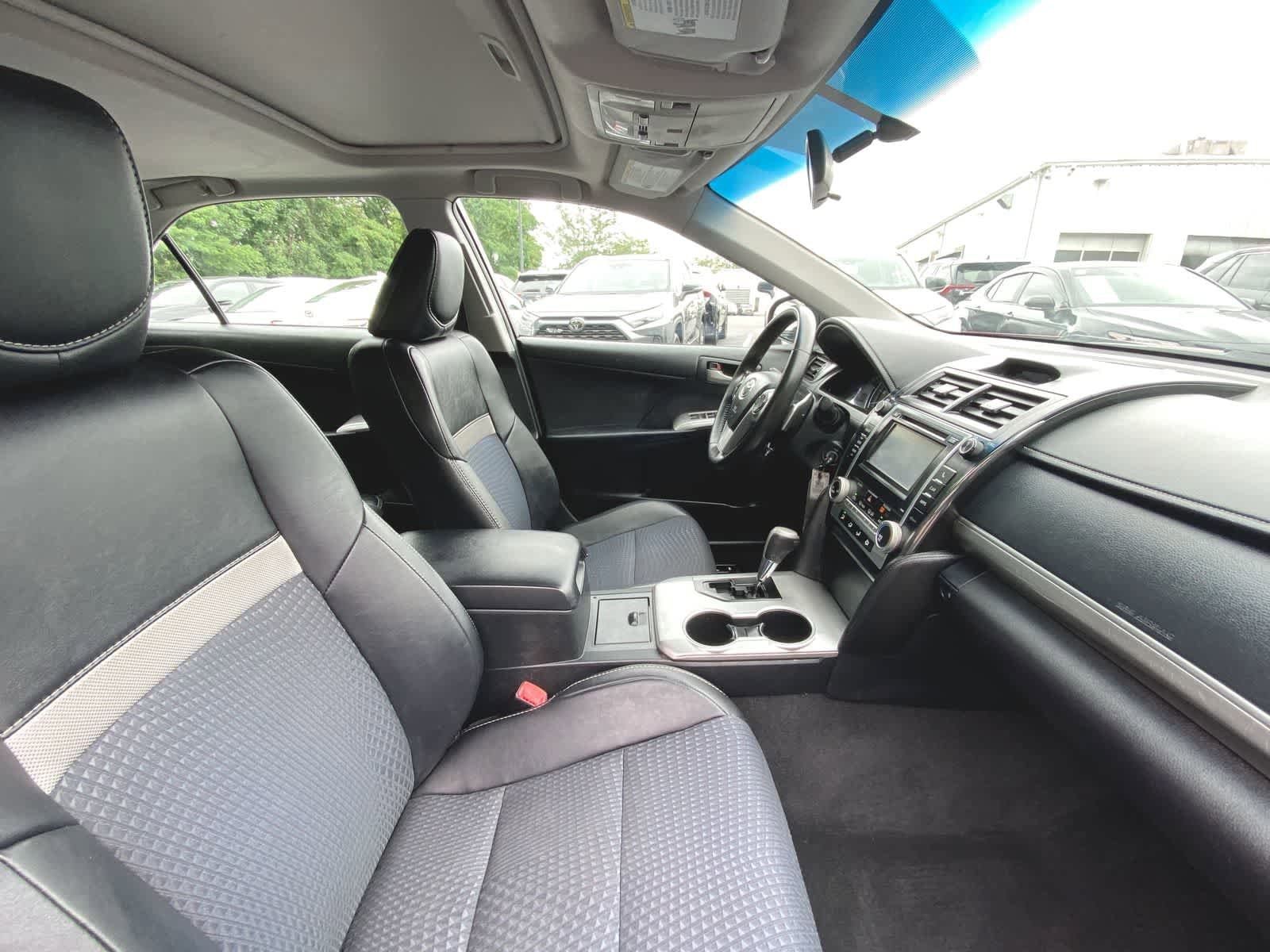 Thumbnail: 2012 Toyota Camry - 21